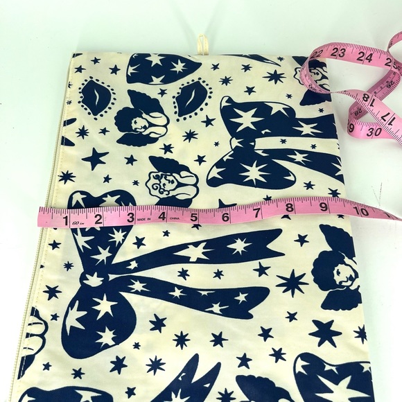 Baggu Spring 2024 Cream & Navy Cherub Bow Pattern Large Go Pouch NWOT - Picture 8 of 8